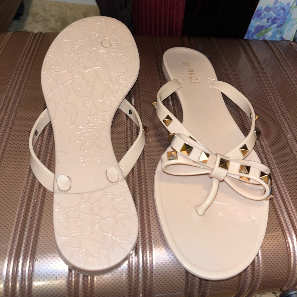 Never worn - Picture 2 of 3